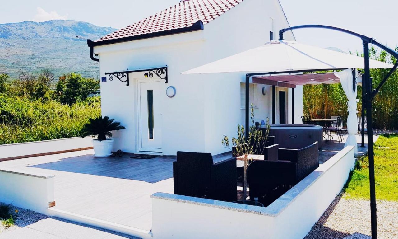 House "River And Sea" Podstrana Bagian luar foto
