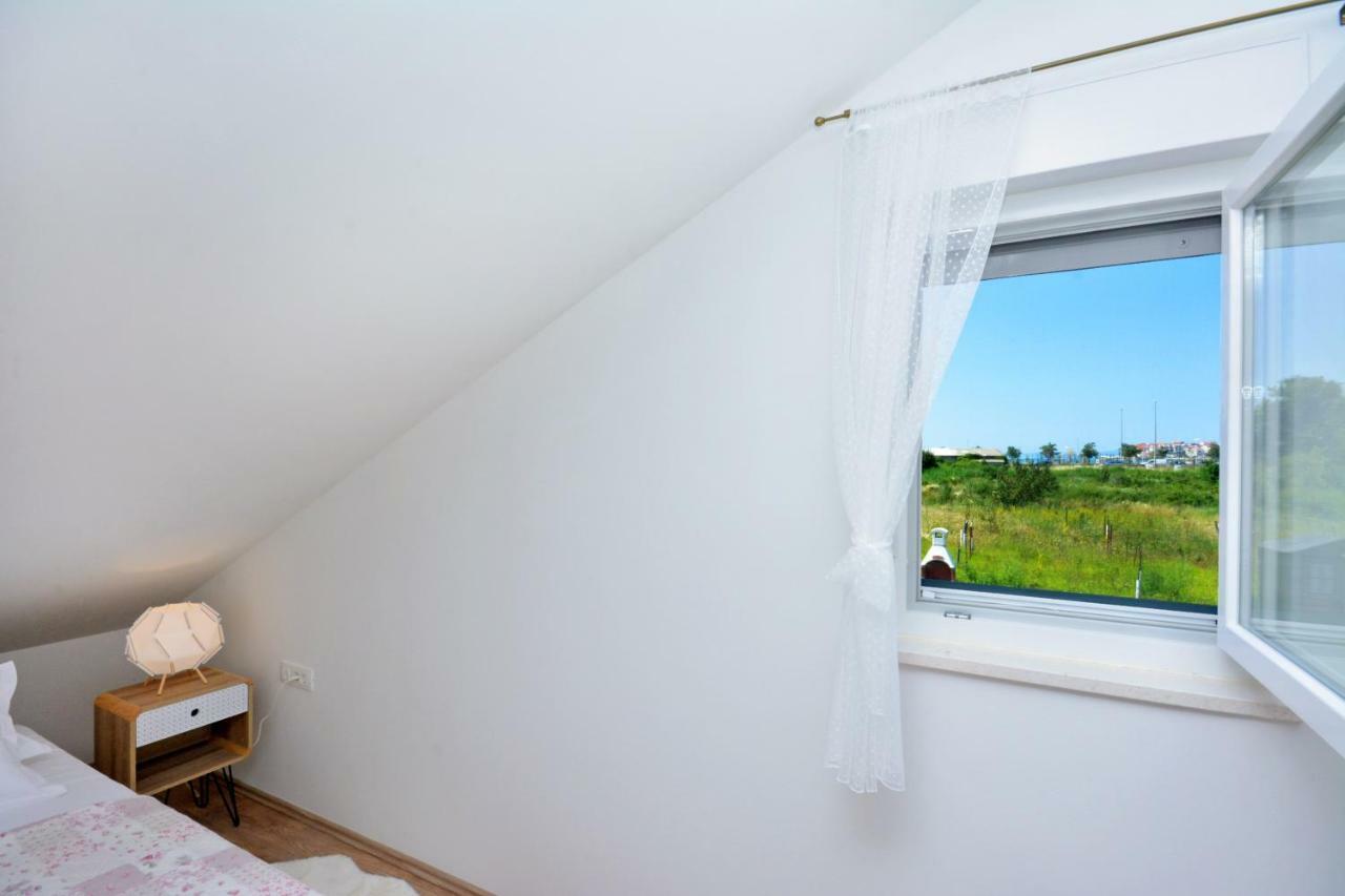House "River And Sea" Podstrana Bagian luar foto