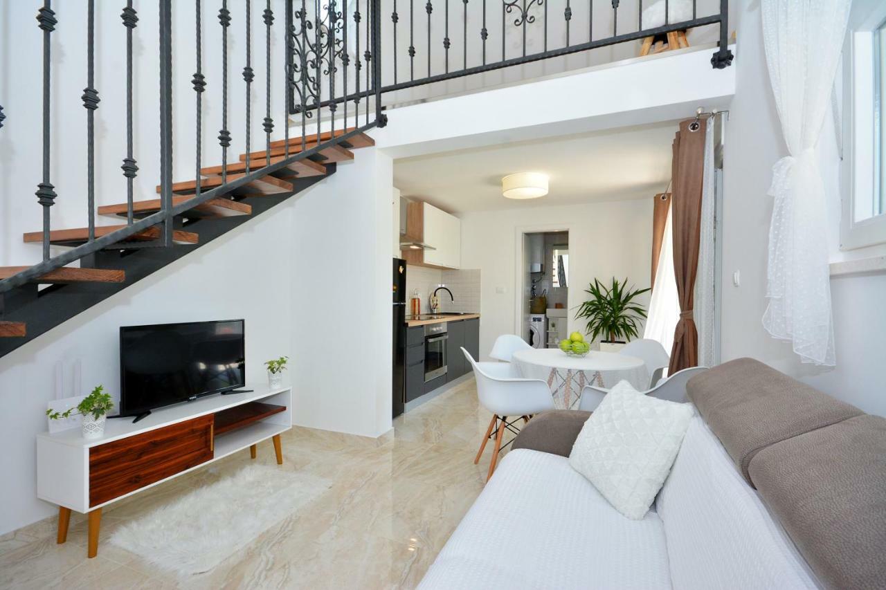 House "River And Sea" Podstrana Bagian luar foto