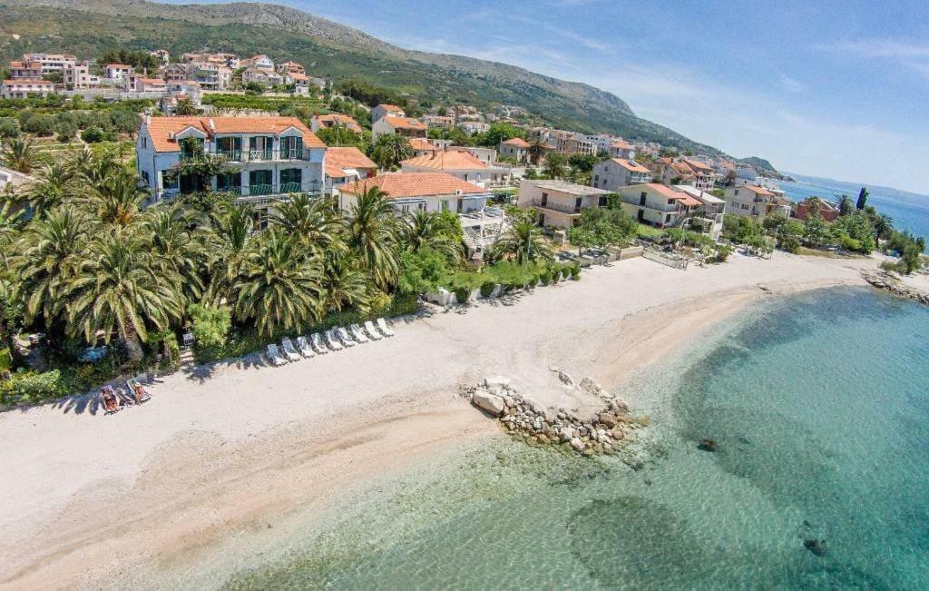 House "River And Sea" Podstrana Bagian luar foto